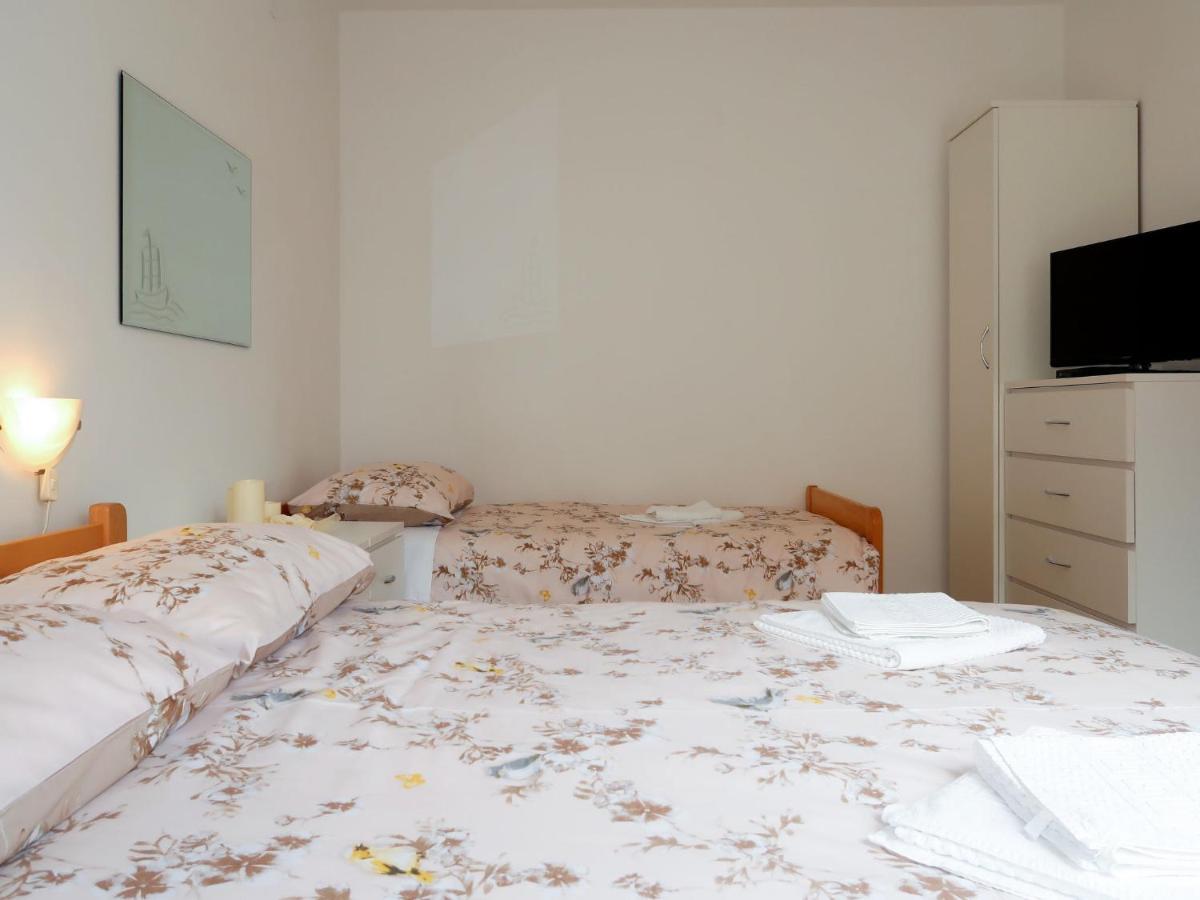 Apartment Meri - Krk211 By Interhome Kornic Luaran gambar