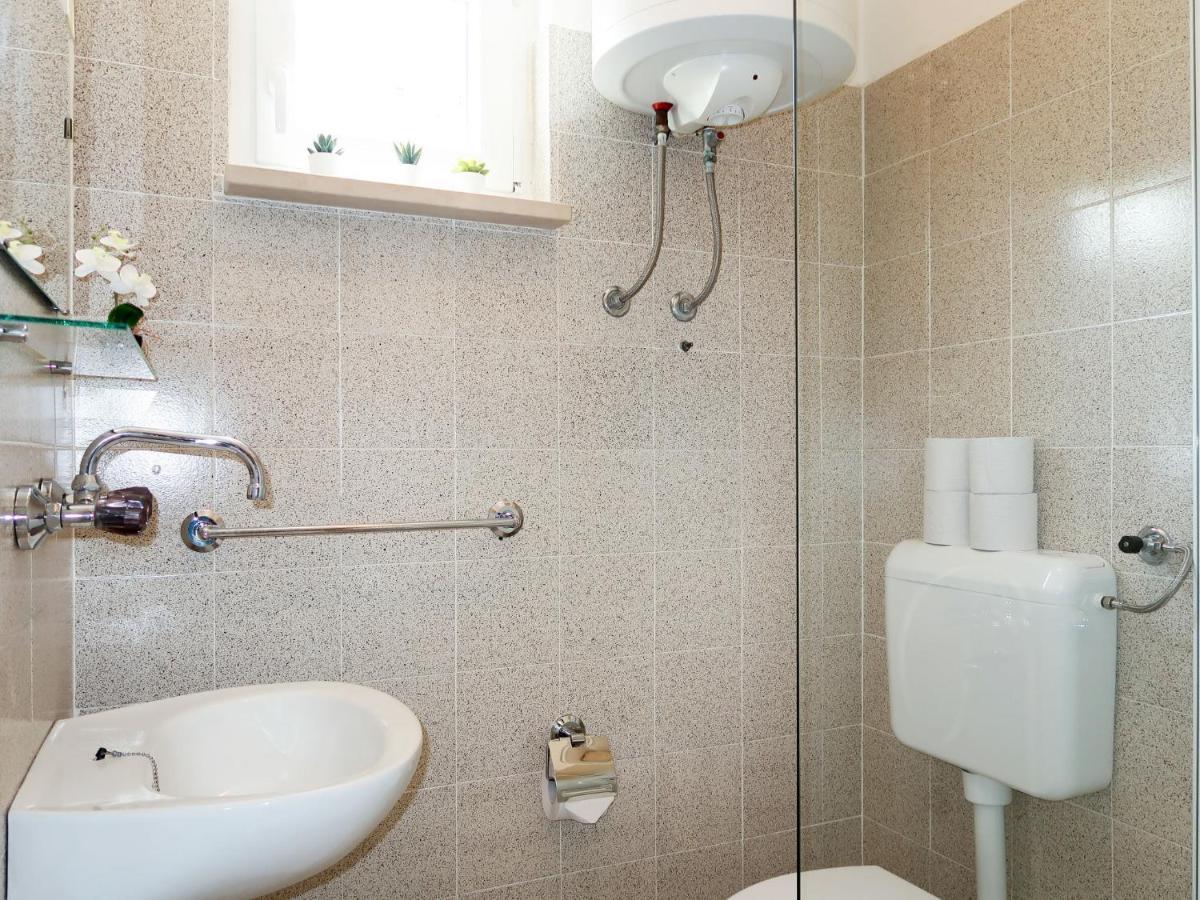 Apartment Meri - Krk211 By Interhome Kornic Luaran gambar